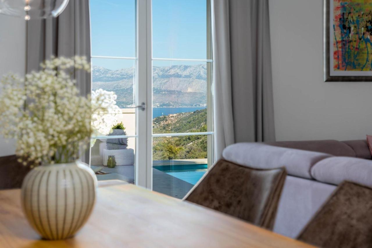 New Villa Ani! Traditional And Luxurious 4-Bedroom Villa With Heated Pool And Sea Views Postira Extérieur photo