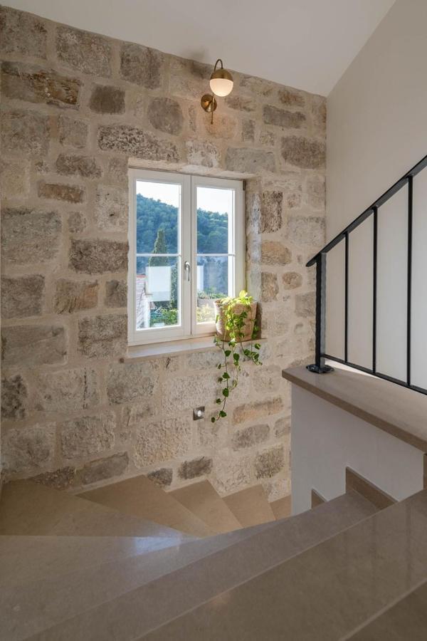 New Villa Ani! Traditional And Luxurious 4-Bedroom Villa With Heated Pool And Sea Views Postira Extérieur photo