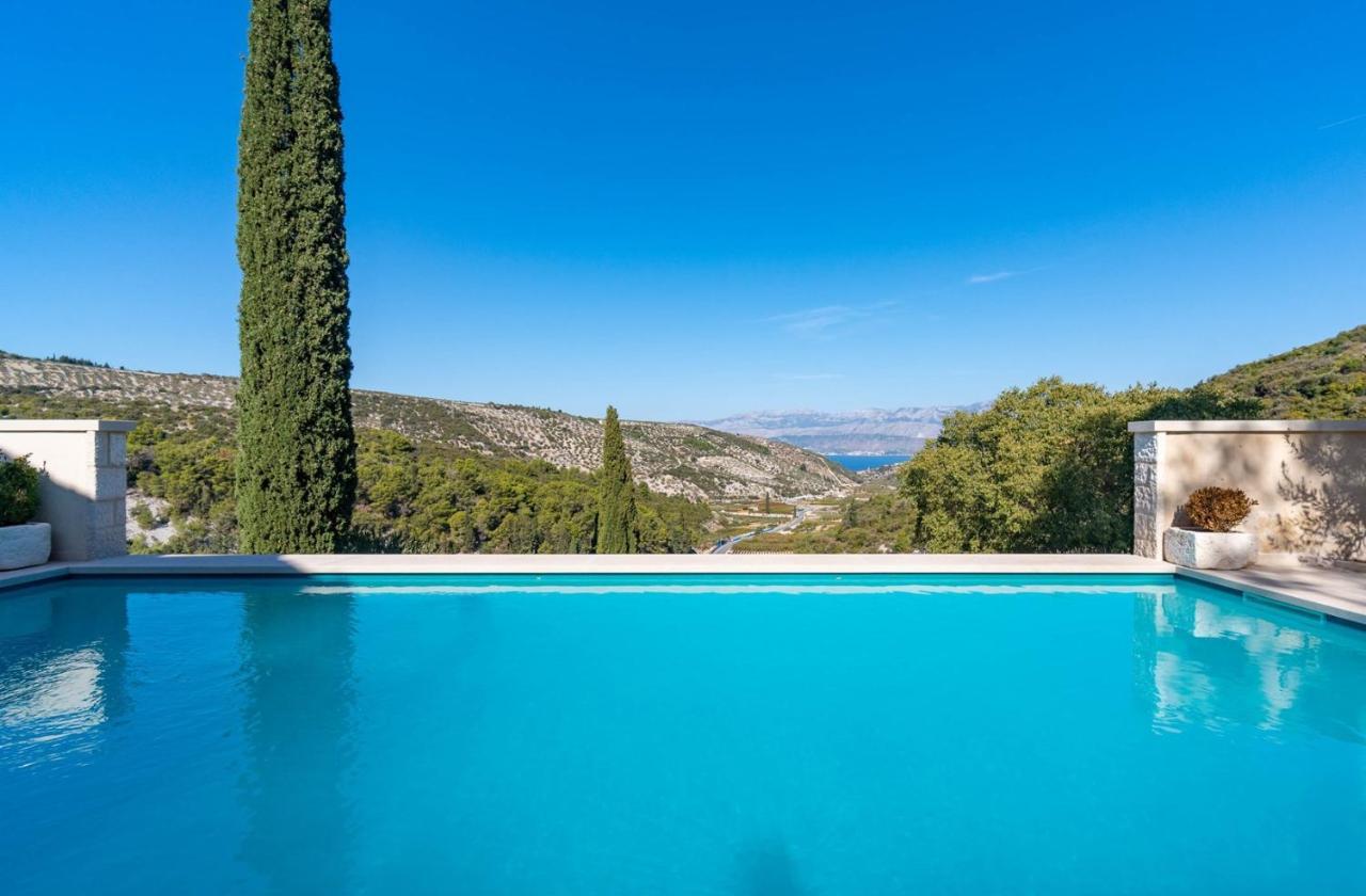New Villa Ani! Traditional And Luxurious 4-Bedroom Villa With Heated Pool And Sea Views Postira Extérieur photo